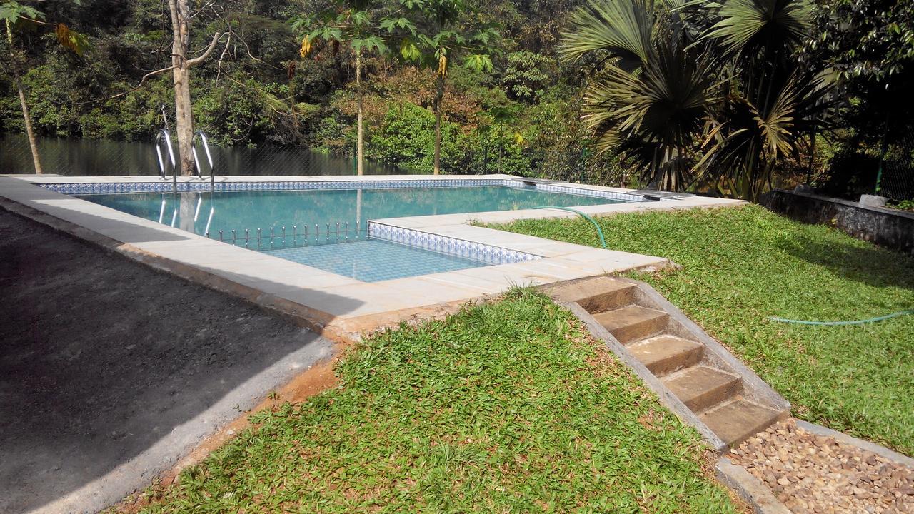 7Th Heaven Resorts Kochi Exterior foto